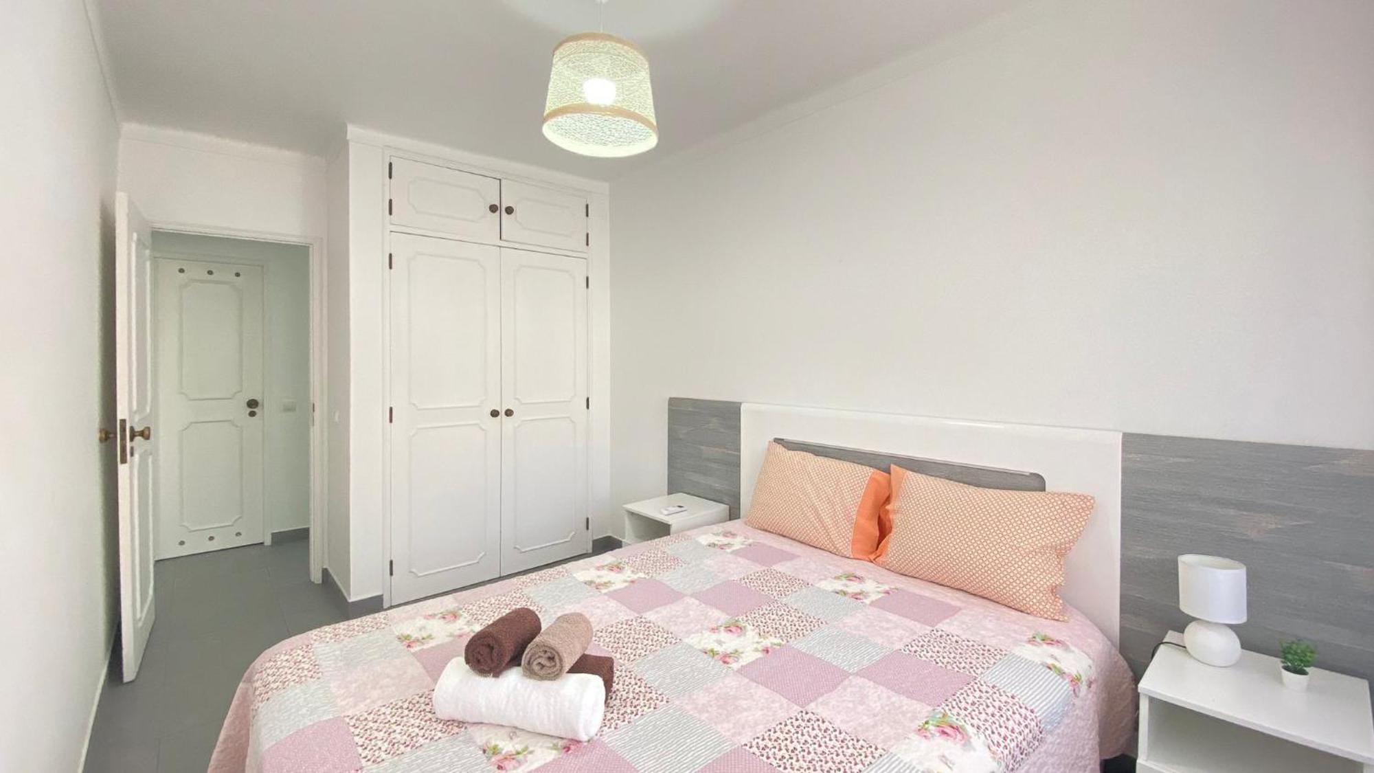 Quarteira Frente Praia II By Homeslow Rentals ภายนอก รูปภาพ